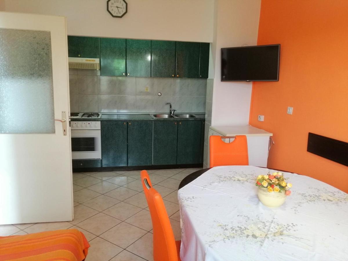 Apartments Branka Іка Екстер'єр фото