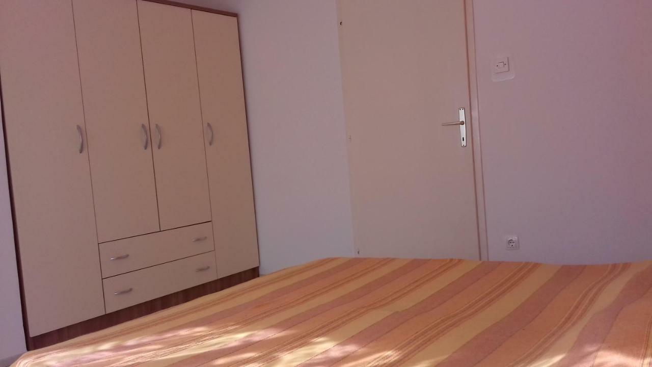 Apartments Branka Іка Екстер'єр фото