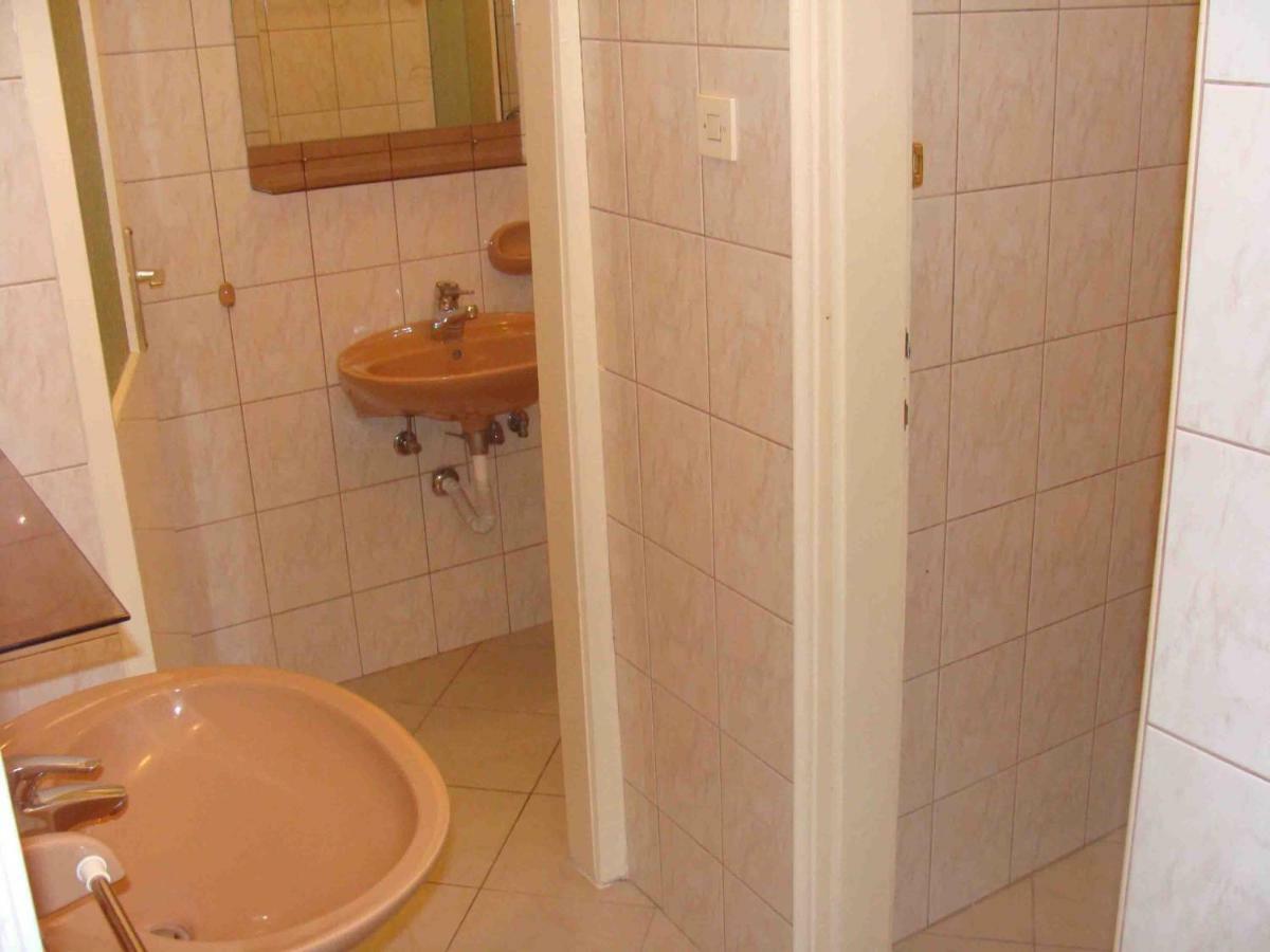Apartments Branka Іка Екстер'єр фото